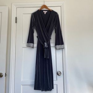 NWOT Oscar de la Renta velvet robe!